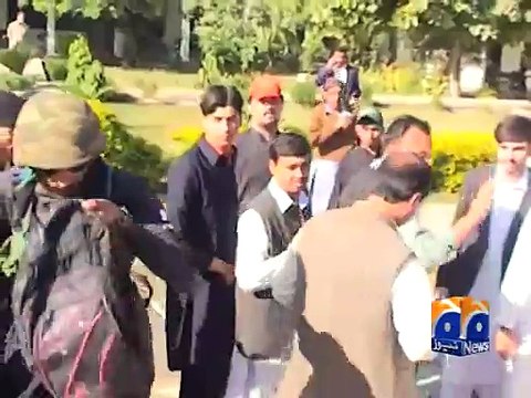 Three students injured in Bannu grenade explosion-Geo Reports-17 Nov 2014