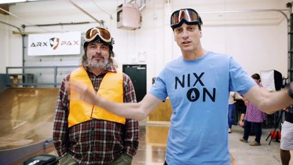 Tony Hawk teste le premier prototype d'hoverboard