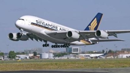 Uçakta E-mail'ini Açtı, Bin 200 Doları Yandı