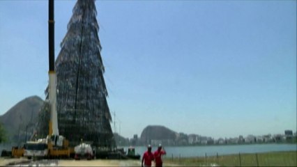 Un sapin de Noël flottant de 85 m de haut à Rio