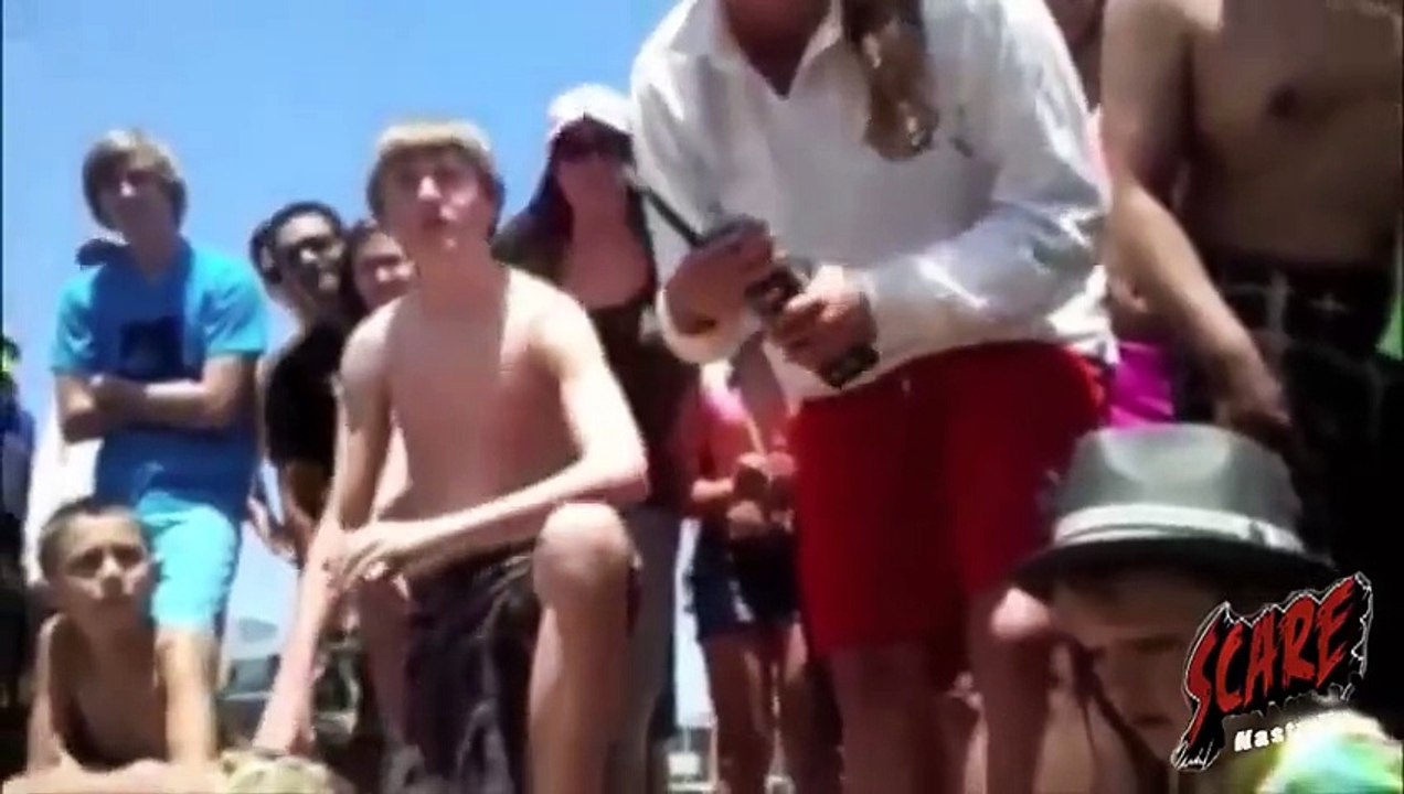 Best Scary Funny Beach Pranks Compilation 2014
