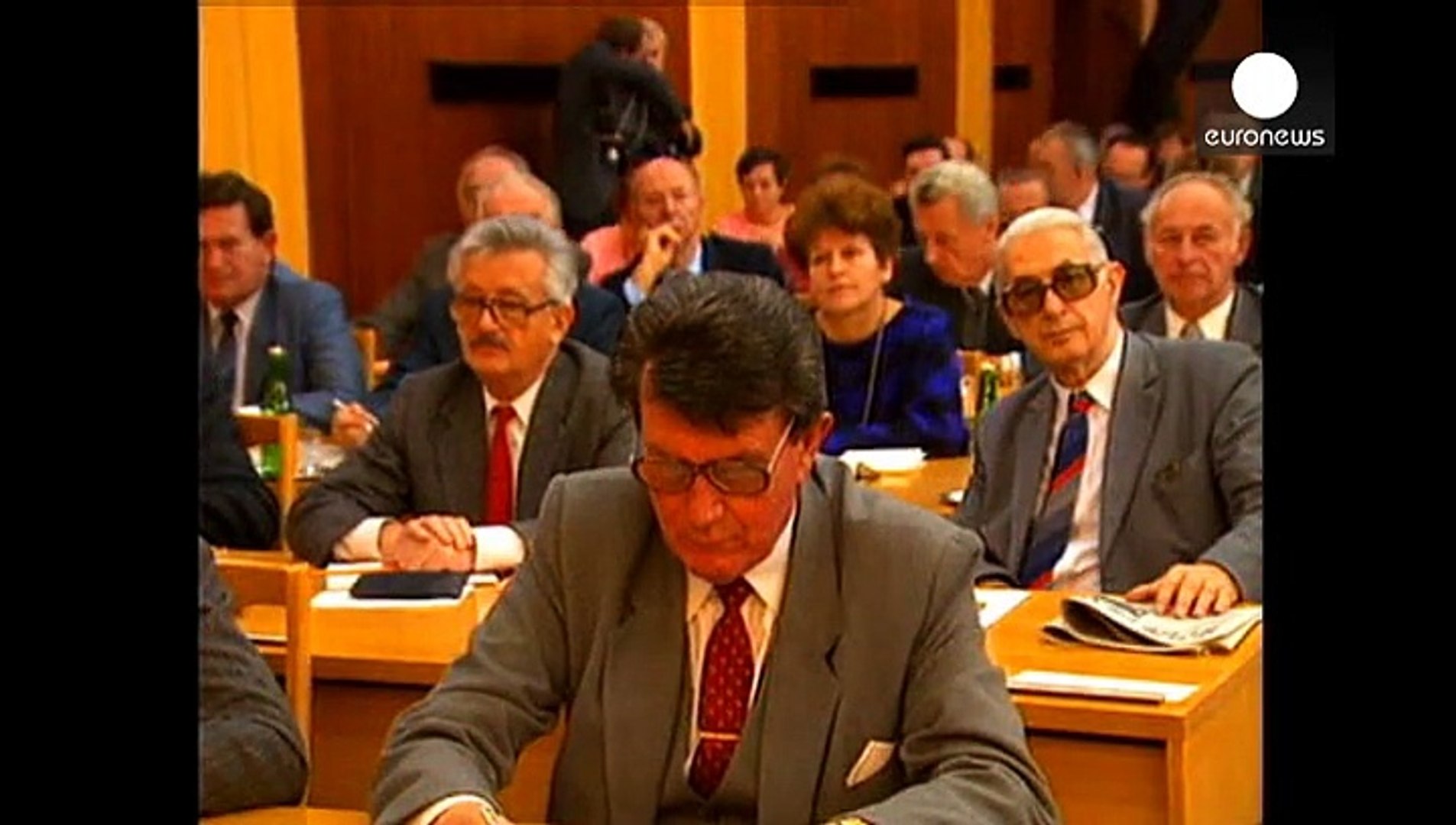 ⁣Як чехи та словаки оцінюють наслідки Оксамитової революції