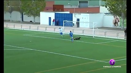 il encaisse un but sur le dégagement du gardien adverse et fond en larmes