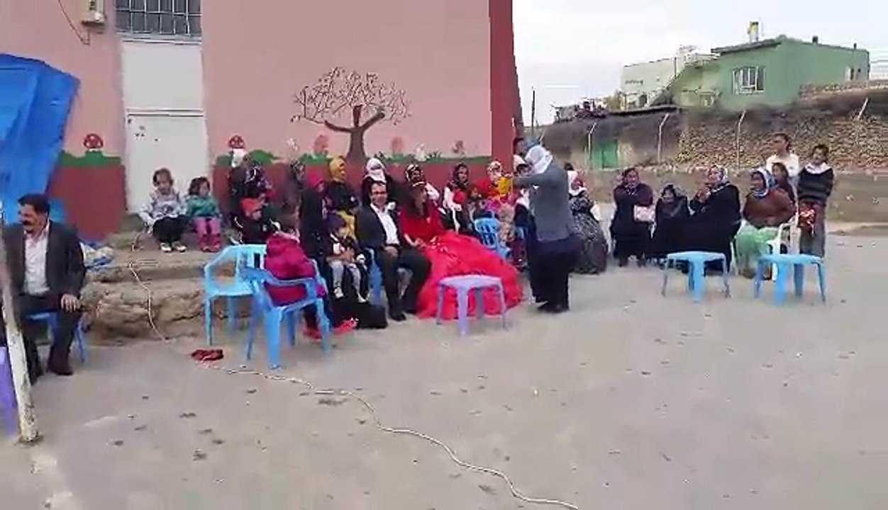 Şavlilerin ,Bilal ve Vathanın nişan düğünü midyat oyunu ,6kasım 2014,                                                                                                                                                                                   (2    )