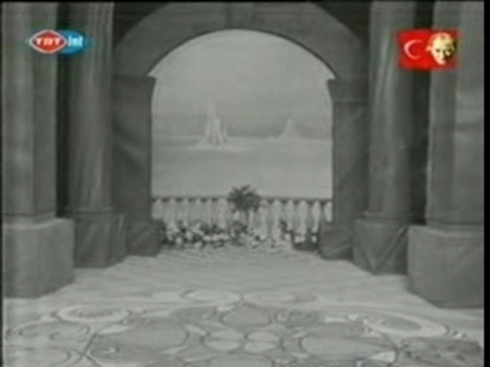 ZEKI MUREN "indim havuz basina"