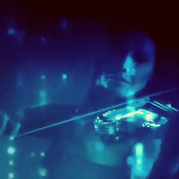 FUSE Electric Violinists Linzi Stoppard and Ben Lee Rock Diamonds Are Forever