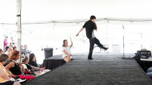 Cliff Wright sings 'Young Dreams' Elvis Week 2014 video