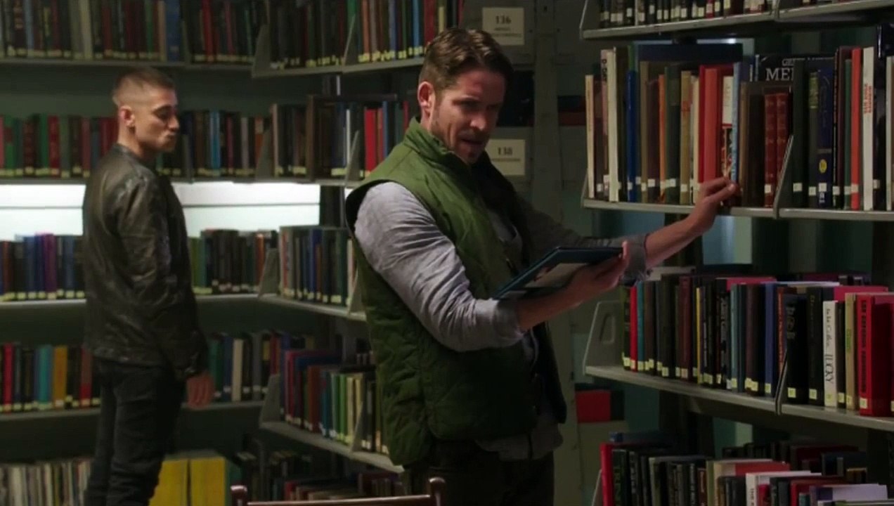 Once Upon A Time 4x08 - Robin calls Regina