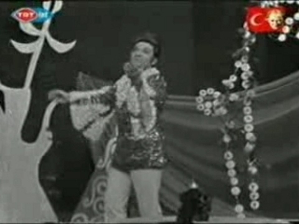 ZEKI MUREN "yalniz kalan ruhumun..."