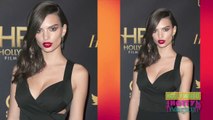 Emily Ratajkowski busts out her famous bust for contrived award shows