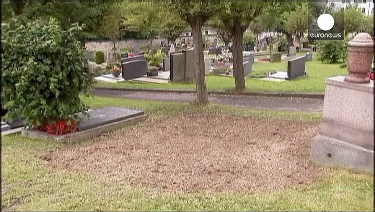 Germania: neonazisti marciano contro se stessi, a loro insaputa