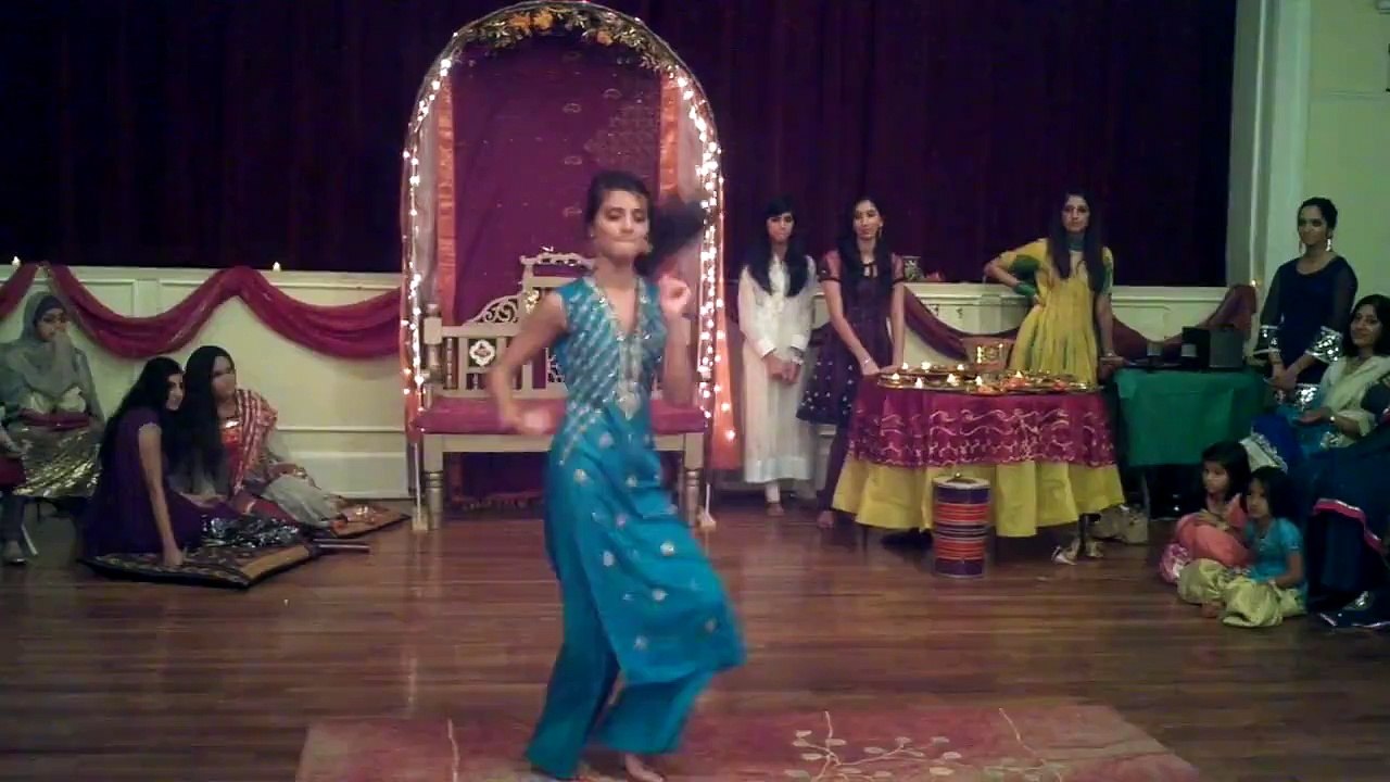 Superb Mehndi Dance Performances Pakistani wedding - Pak video tube