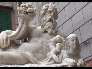 Napoli - Torna ''a testa alta'' la statua del Nilo -2- (15.11.14)