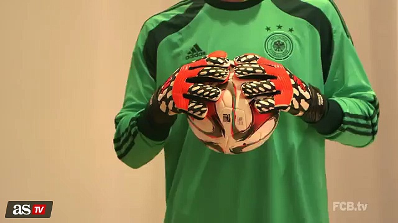 Neuer con el culo al aire - xAzT