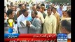 Baba's Unique Protest Against Gas Load Shedding In Faisalabad