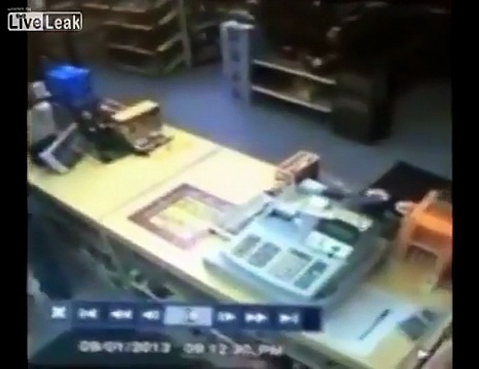 Iraq War Veteran Stops Thief Cold