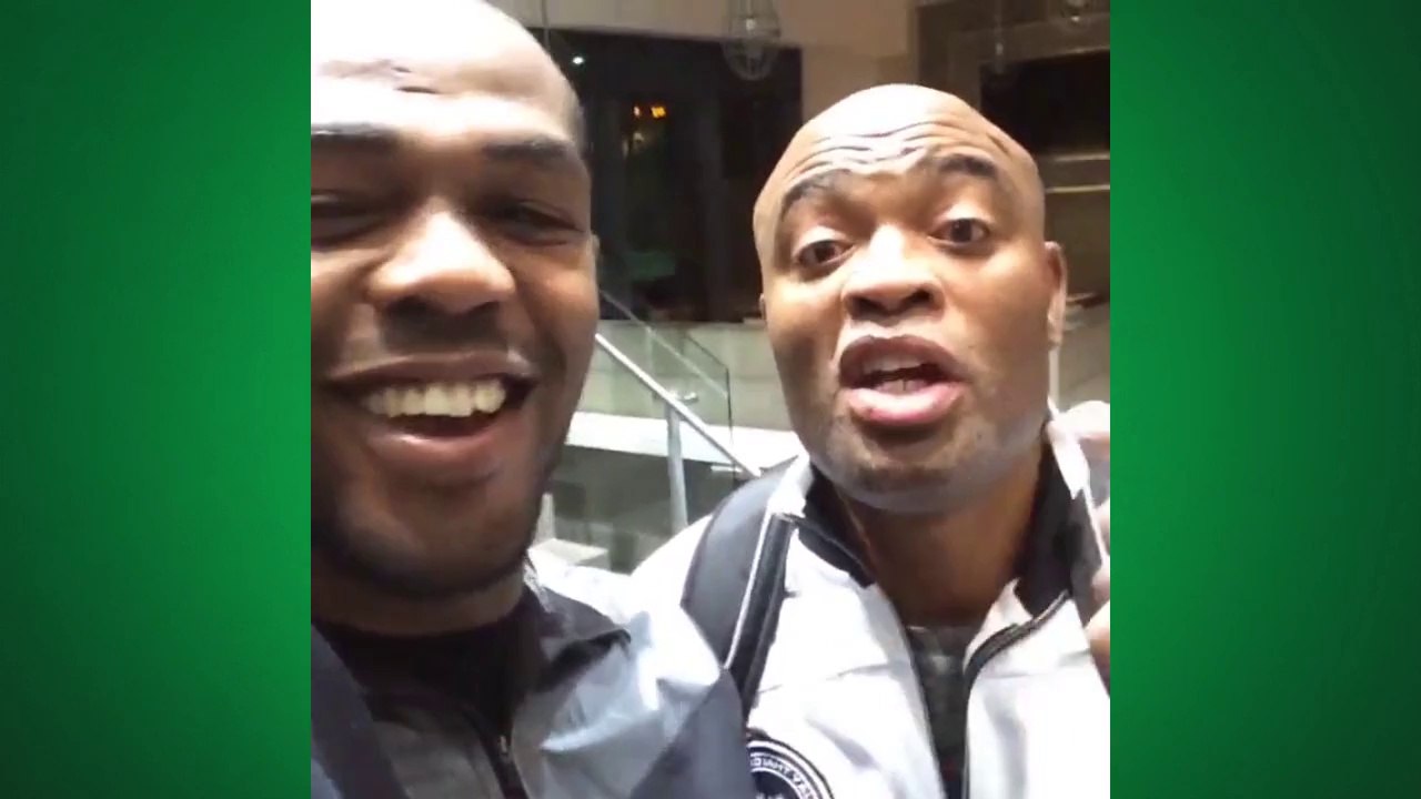 Jones revela treino com Spider e recebe elogios do brasileiro