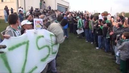 Bursaspor'a Antrenmanda Meşaleli Karşılama