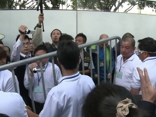 Hong Kong: desmantelan barricadas