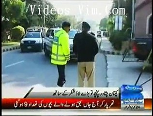 Dusro Ko Nasihat Karne Wale Imran Khan Ka Peshawar Mein Protocol…_(new)