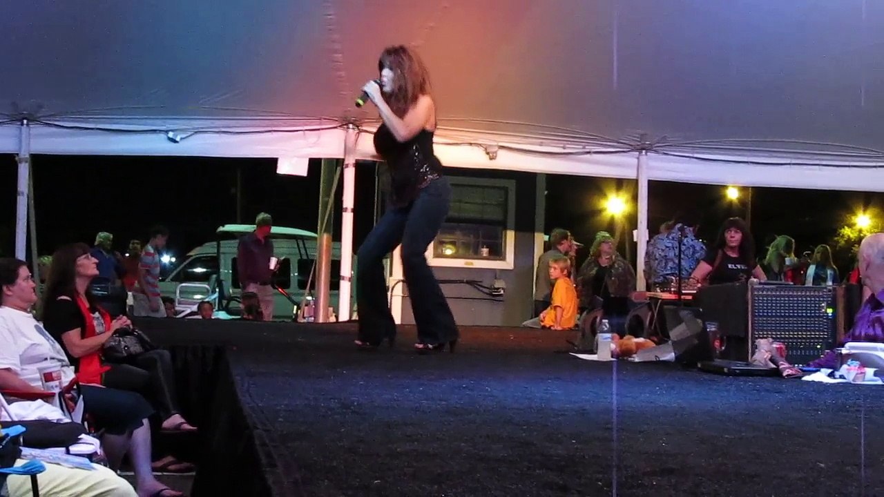 Jilly Moroziuk sings Whole Lotta Shakin Going On' Elvis Week 2014 video