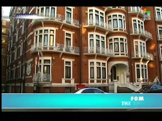 Pussy Riot meets with Assange in London