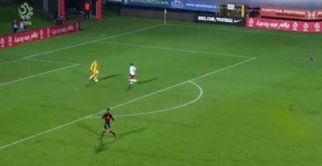 Alman Kaleciden, Rakibini Rezil Eden Çalım