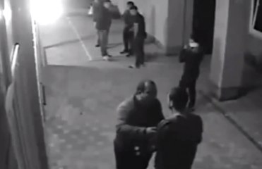 Tartıştıkları Adamın Boksör Olduğunu Geç Fark Ettiler..