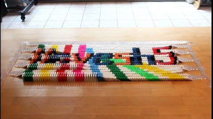 It s Funny    Amazing Dancing Dominos Art