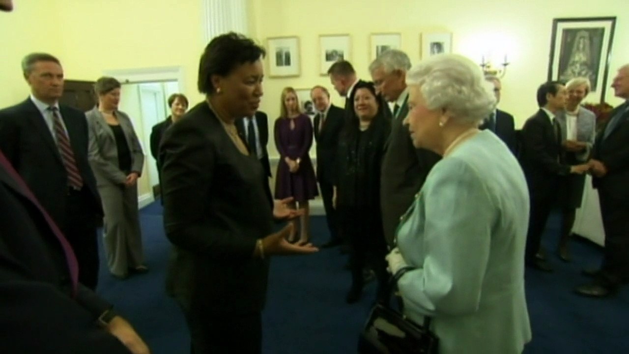 Queen visits Chatham House