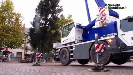 VIDEO. Le sapin de Noel de Châteauroux est en place