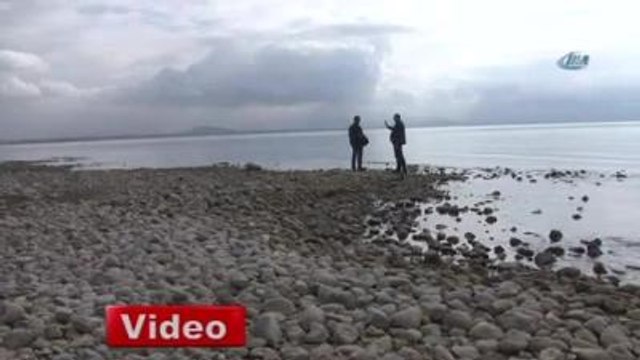 Van Gölü Giderek Küçülüyor