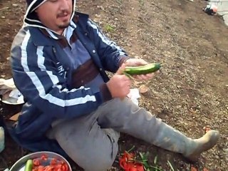 Kolay Salatalık Soyma