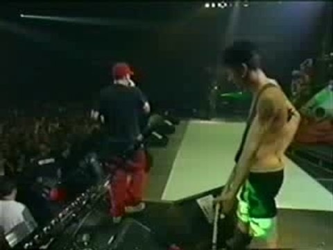Limp Bizkit - jump around video clip