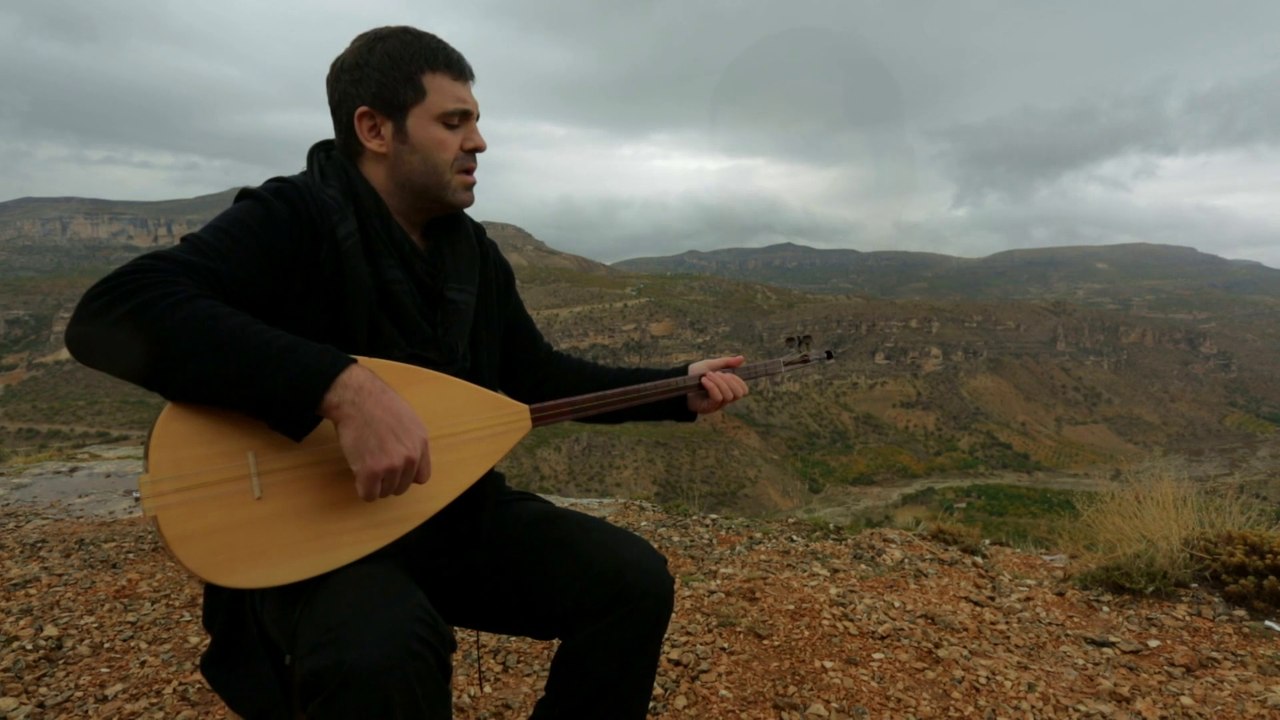 Ender Balkır - Yollar Seni Gide Gide Usandım
