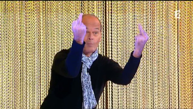 Les doigts d'honneur de Laurent Baffie - ZAPPING PEOPLE DU 19/11/2014