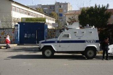 Diyarbakır'da Öğrenciler Arasında 'Kız' Kavgası: 2 Yaralı