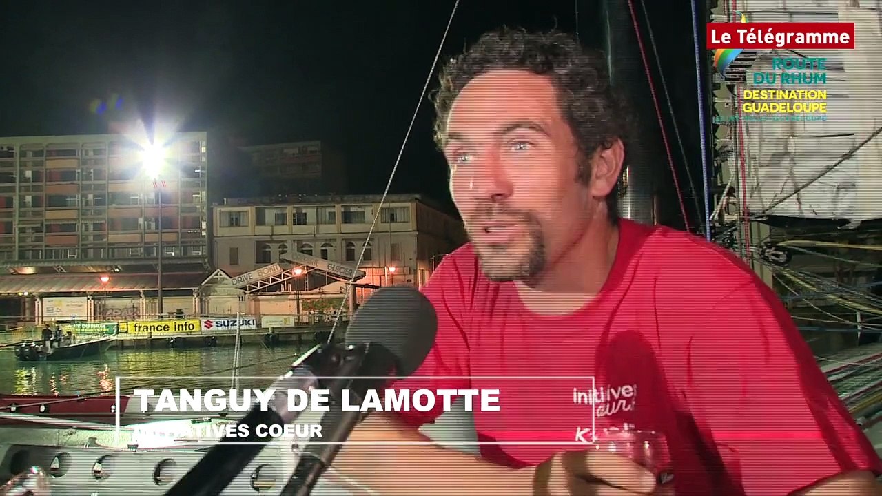 Route du Rhum. Arrivée de Tanguy De Lamotte sur Initiatives Cœur