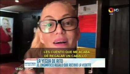 Insólito regalo para María Eugenia Ritó