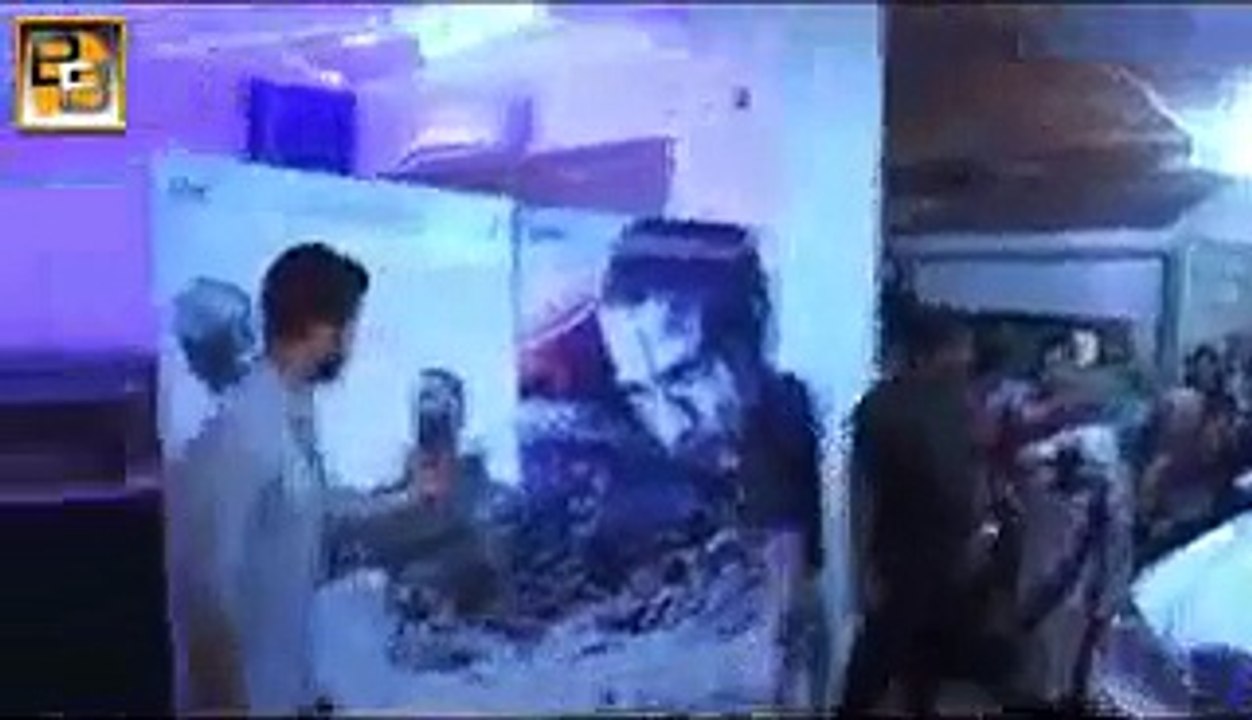 Hot videos D12 Haider Movie Review  Shahid Kapoor & Tabu steal the show! BY w2 videovines