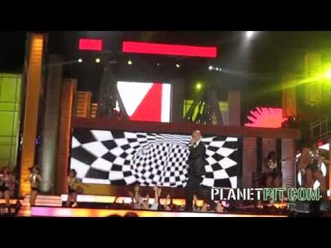 PITBULL AT THE LATIN BILLBOARDS AWARDS 2010 - RED CARPET/BEHIND THE SCENES