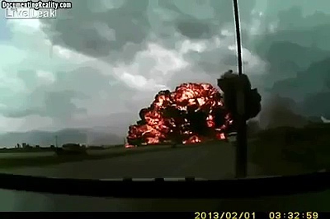 plane crash,plane crash video,air crash landing videos.