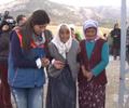 Ayşe nine herkesi bir kez daha ağlattı