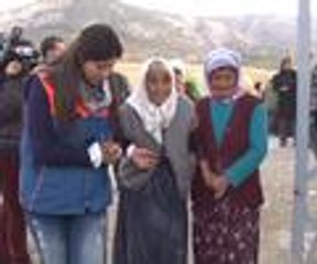 Ayşe nine herkesi bir kez daha ağlattı