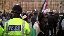 Thousands of students gather for protest in London