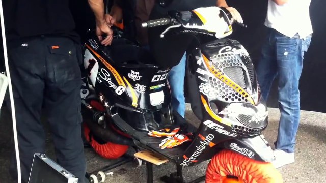 Porsche Carrera vs Stage6 70cc Scooter