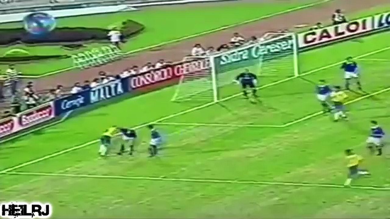 Ronaldinho vs Ronaldo ● Who Is The Panna King