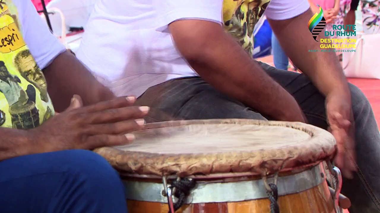 Arrivée dans la joie de Thibaut Vauchel-Camus (Solidaires en peloton - Otio Bastide Medical)