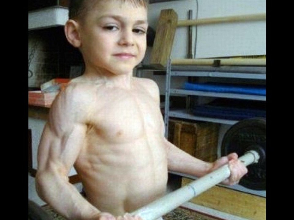 Szok! 11 latek wyciska 115kg na metanabolu