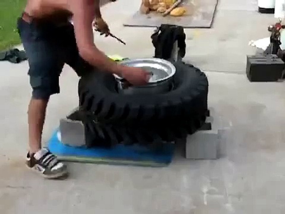 Revolutionary change a tire